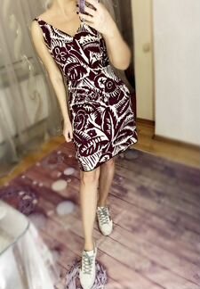 Женственное платье футляр Marc Jacobs S