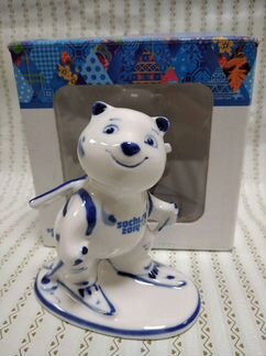 Статуэтка медведь биатлонист фарфор Гжель Сочи 201