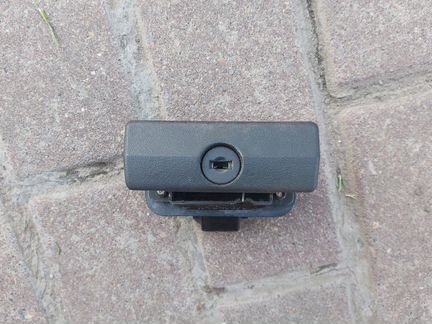 Замок бардачка бмв е34