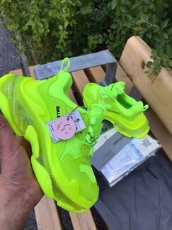 Кроссовки Balenciaga Triple S салатовые