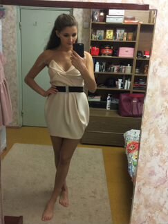 Эффектное нежно-розоватое платье
