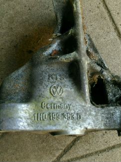 Кронштейн МКПП VW Гольф 3 1,8л 1H0199353D