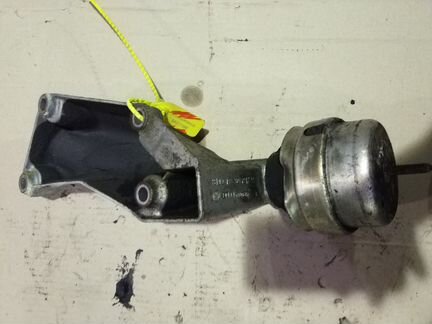 Опора двигателя Volkswagen Passat 5 GP AJM 1.9TDI