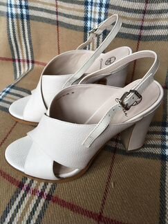 Босоножки кожаные