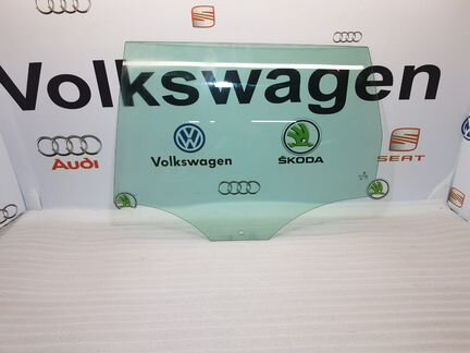 Стекло задней двери VW Passat B7 Variant L/R